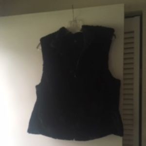 Kenneth Cole soft faux fur zipper vest